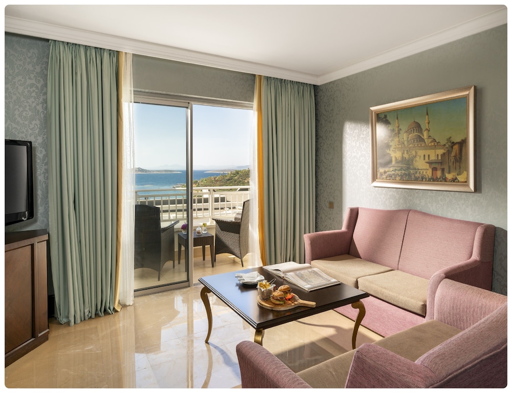 Suite Superior, Vistas al Jardín del hotel Rixos Premium Bodrum. Foto 2