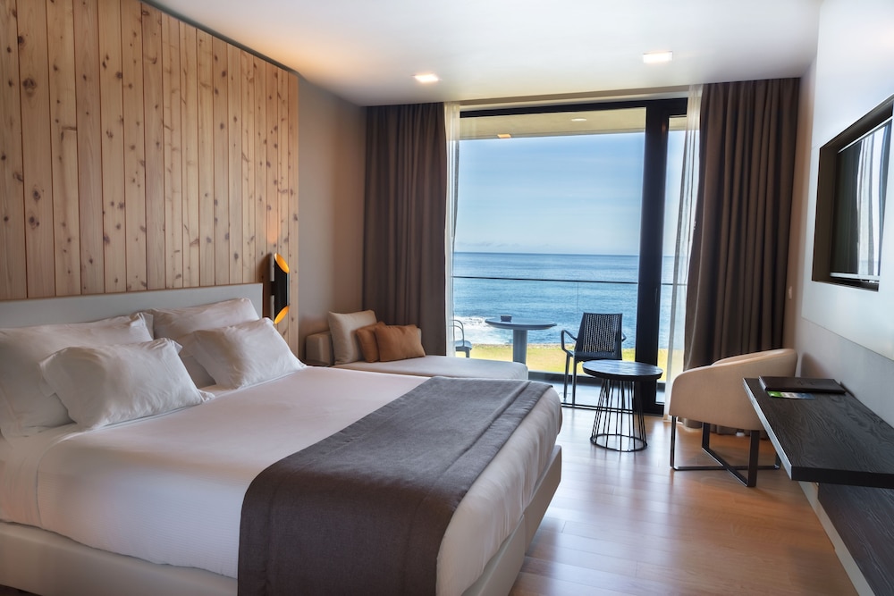 Habitación estándar doble, balcón, vistas al mar del hotel Pedras Do Mar Resort and Spa