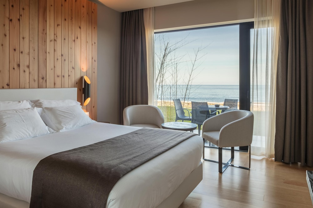 Habitación estándar doble, balcón, vistas al mar del hotel Pedras Do Mar Resort and Spa. Foto 5