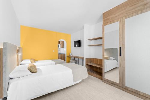 Estudio Superior del hotel Tropicana. Foto 17