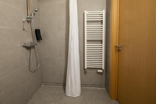 Habitación Doble Estándar con acceso a la bañera de hidromasaje y a la sauna - 1 o 2 camas del hotel Stracta. Foto 7
