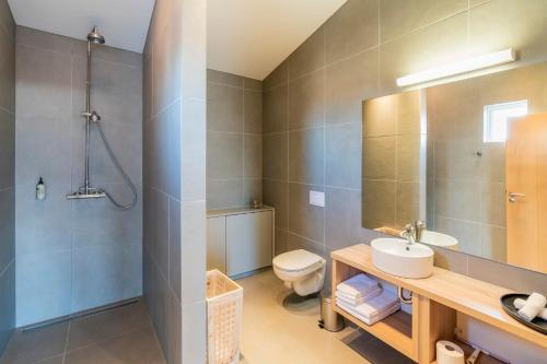 Suite Deluxe con bañera de hidromasaje del hotel Stracta. Foto 6