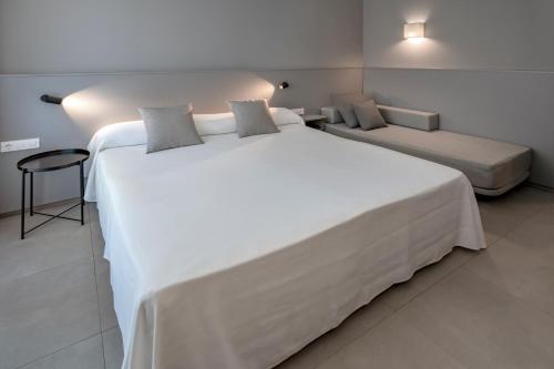 Habitación Doble Superior con terraza - 1 o 2 camas del hotel Ght Sa Riera. Foto 3