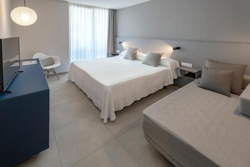 Habitación Doble Superior con terraza - 1 o 2 camas del hotel Ght Sa Riera. Foto 5