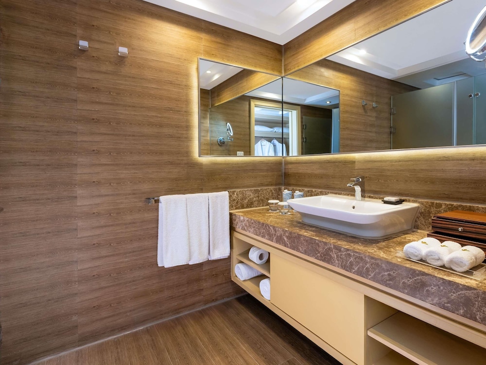 Habitación Superior Cama King del hotel Rixos Premium Seagate. Foto 2