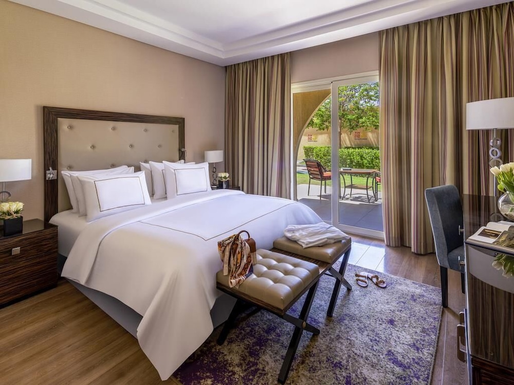 Suite Vista Jardín Superior 1 Cama king 2 Camas individuales del hotel Rixos Premium Seagate. Foto 3