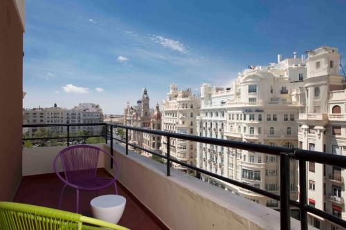 Habitación Doble con Terraza del hotel Casual Valencia Vintage. Foto 22