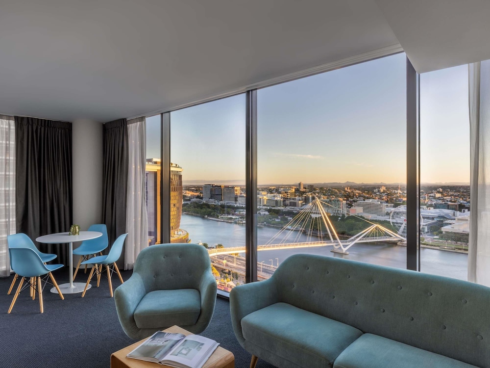 Suite Ejecutiva con 1 cama king size, Ribera del río del hotel Ibis Styles Brisbane Elizabeth Street. Foto 4