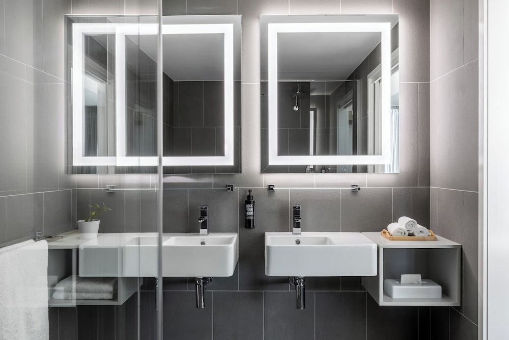 Suite Ejecutiva con 1 cama king size, Ribera del río del hotel Ibis Styles Brisbane Elizabeth Street. Foto 6