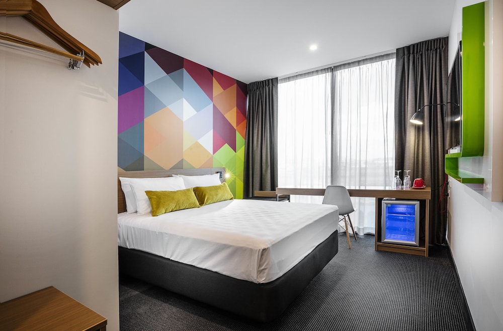 Habitación Superior 1 Cama King Vistas a la Ciudad del hotel Ibis Styles Brisbane Elizabeth Street. Foto 1
