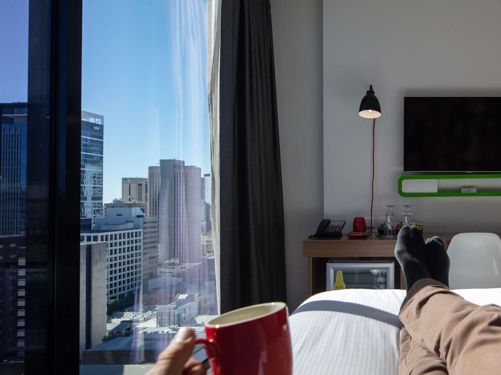 Habitación Superior 1 Cama King Vistas a la Ciudad del hotel Ibis Styles Brisbane Elizabeth Street. Foto 5