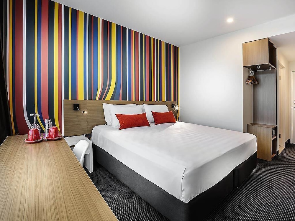 Habitación Superior 1 Cama Queen Vistas al Río del hotel Ibis Styles Brisbane Elizabeth Street. Foto 7