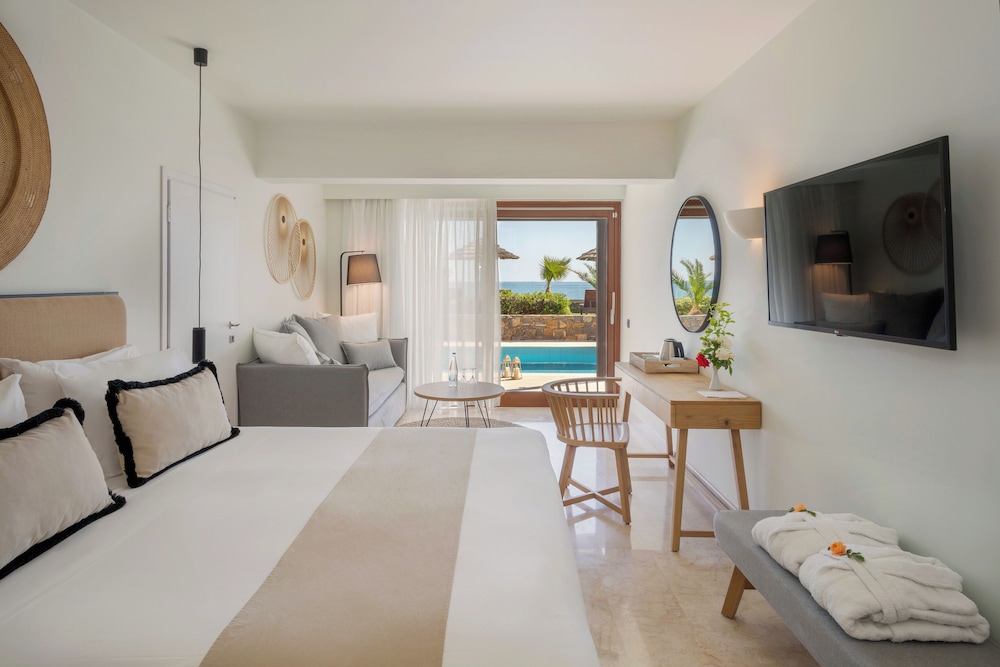 Suite con piscina privada del hotel Blue Sea Beach Affiliated By Melia