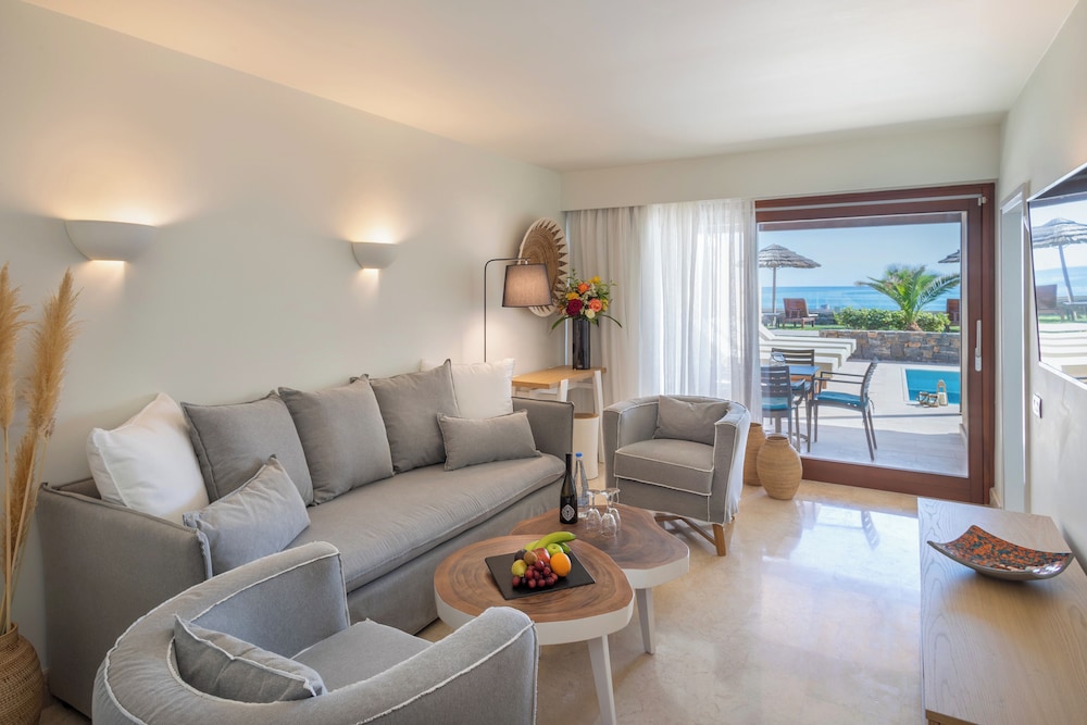 Suite con piscina privada del hotel Blue Sea Beach Affiliated By Melia. Foto 1