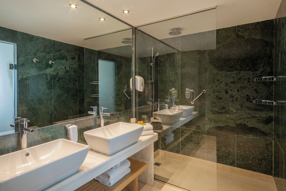 Suite con piscina privada del hotel Blue Sea Beach Affiliated By Melia. Foto 8