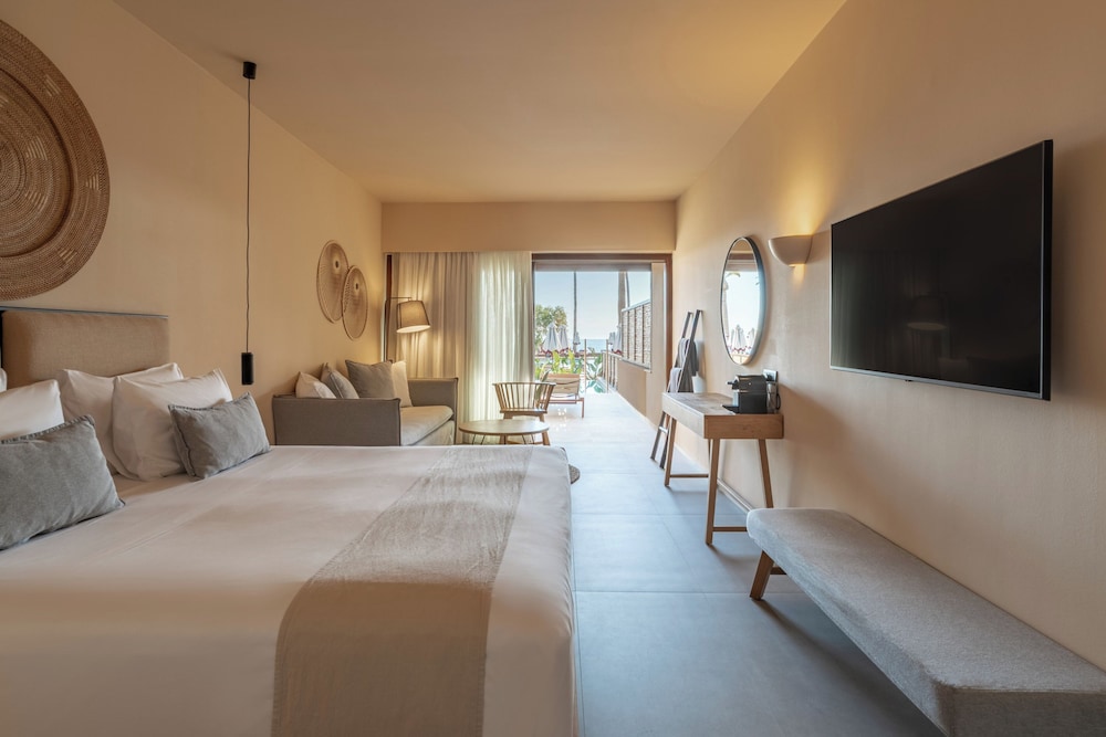 Junior Suite con Piscina Privada y Vistas al Jardín del hotel Blue Sea Beach Affiliated By Melia. Foto 6