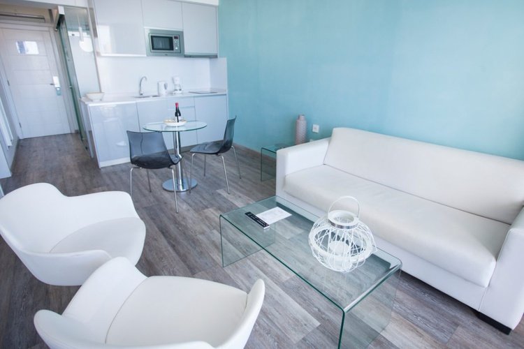 Suite Vista Piscina del hotel Coral Ocean View (only Adults). Foto 1