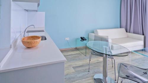 Suite Vista Mar 2 Camas individuales del hotel Coral Ocean View (only Adults). Foto 11