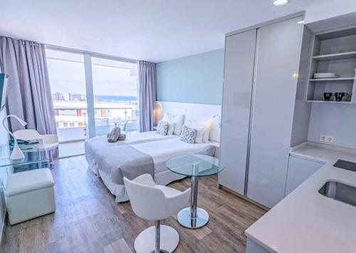 Suite Junior con vistas al mar del hotel Coral Ocean View (only Adults). Foto 12