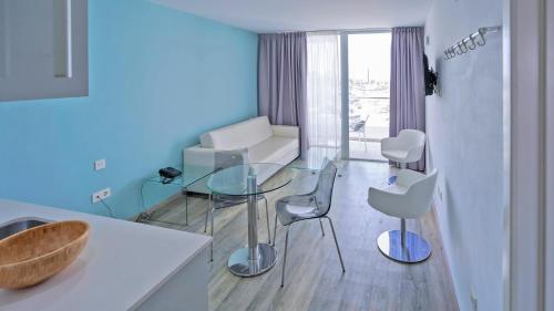 Suite Vista Mar 2 Camas individuales del hotel Coral Ocean View (only Adults). Foto 23