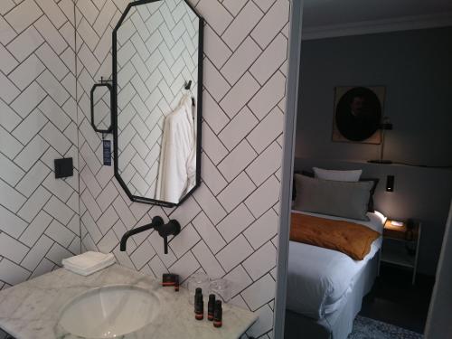 Habitación Doble Deluxe del hotel Coq Paris. Foto 5