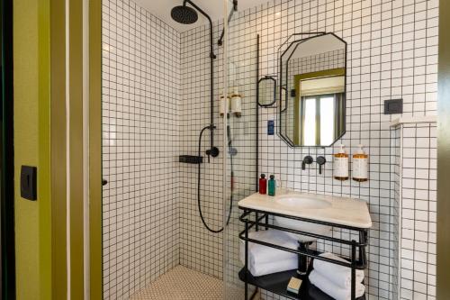 Habitación Clásica del hotel Coq Paris. Foto 10