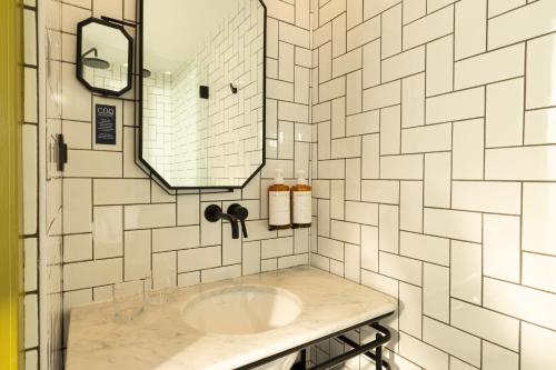 Habitación Superior del hotel Coq Paris. Foto 5