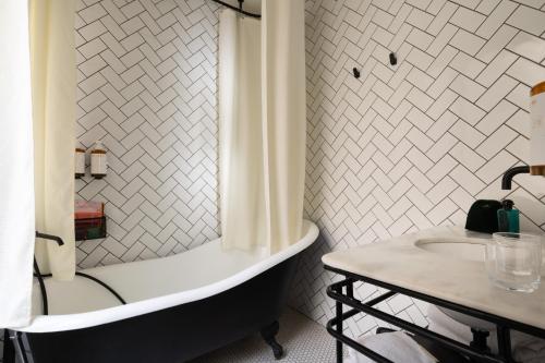 Habitación Doble Deluxe del hotel Coq Paris. Foto 5