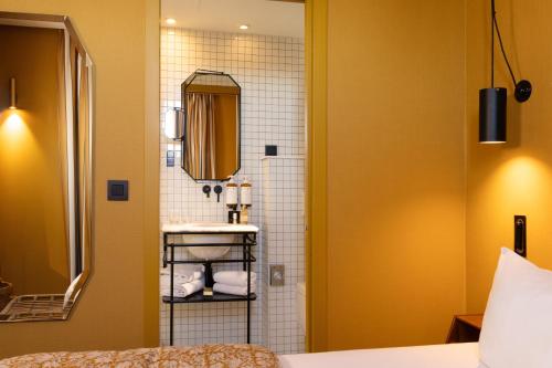 2 Habitaciones Dobles comunicadas del hotel Coq Paris. Foto 6