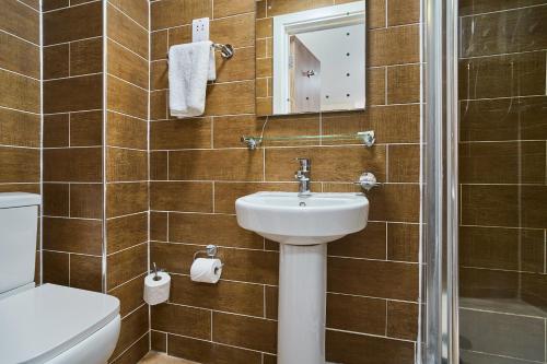 Habitación cuádruple del hotel Lucky 8. Foto 11