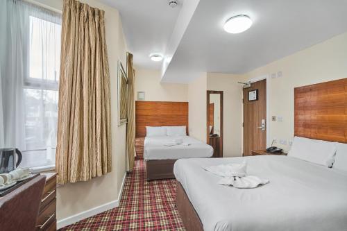 Habitación cuádruple del hotel Lucky 8. Foto 12