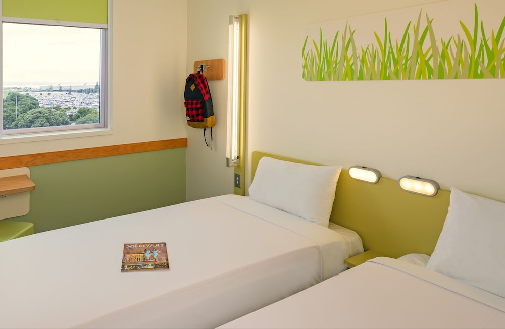 Habitación estándar con 2 camas individuales - Accesible del hotel Ibis Budget Auckland Airport. Foto 1