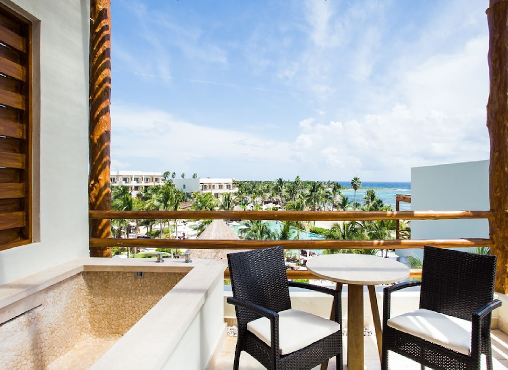 Preferred Club Junior Suite Ocean View King del hotel Secrets Akumal Riviera Maya - Adults Only - All Inclusive. Foto 5