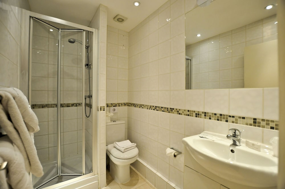 Habitación triple del hotel Brunel. Foto 10