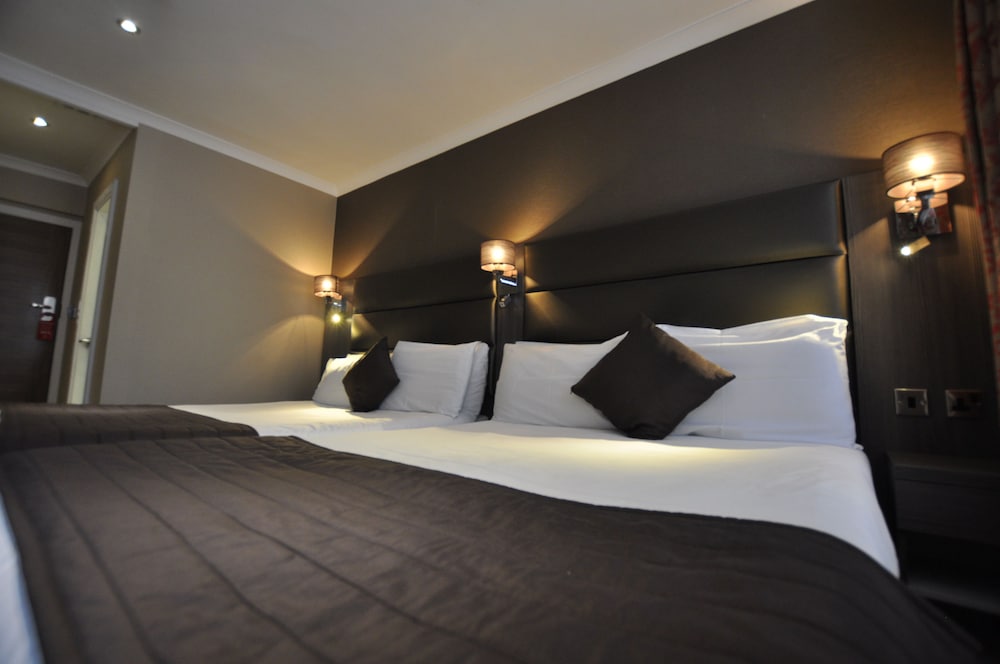 Habitación cuádruple del hotel Brunel. Foto 3