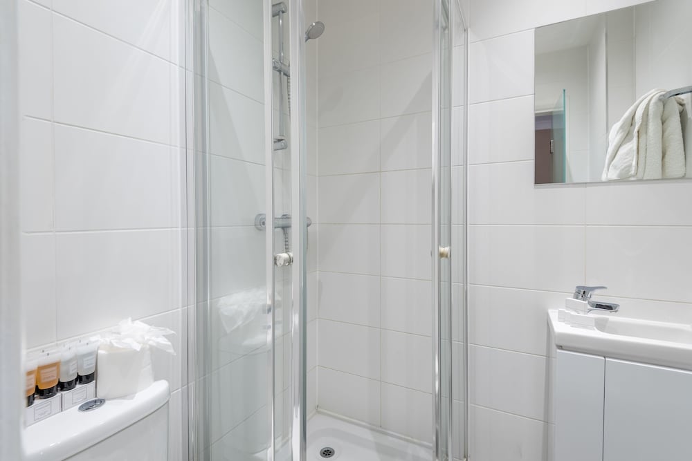 Habitación cuádruple del hotel Brunel. Foto 10