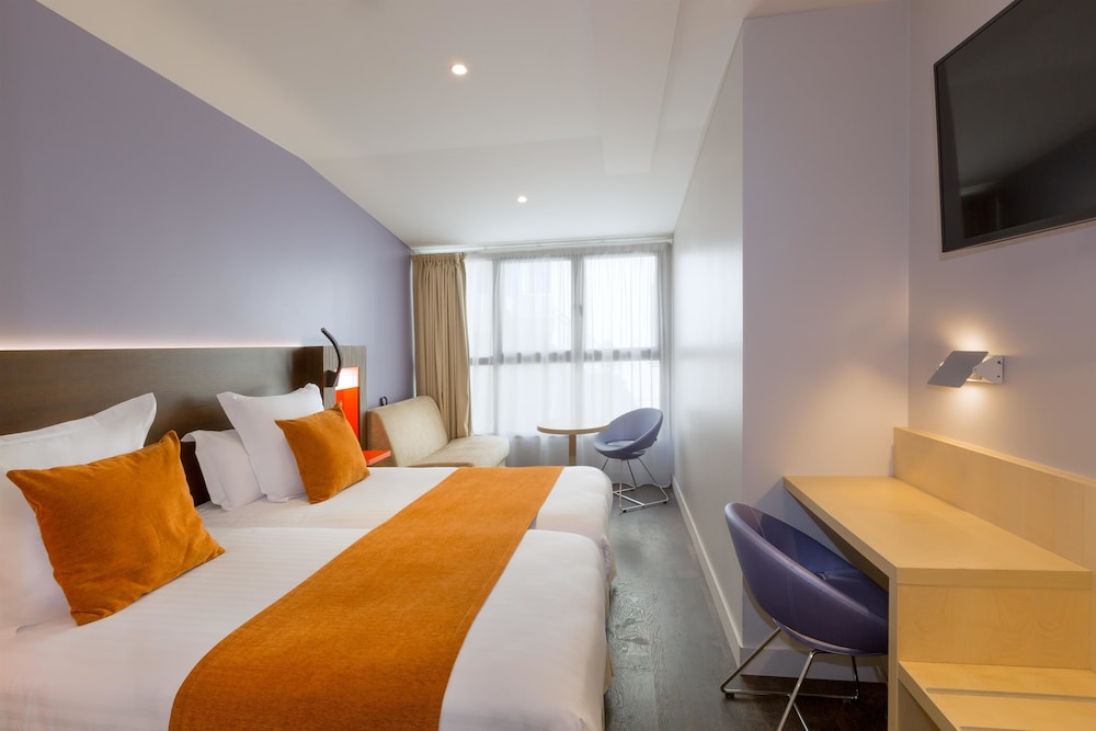 Habitación Deluxe, 1 cama de matrimonio grande del hotel Best Western Seine West. Foto 3