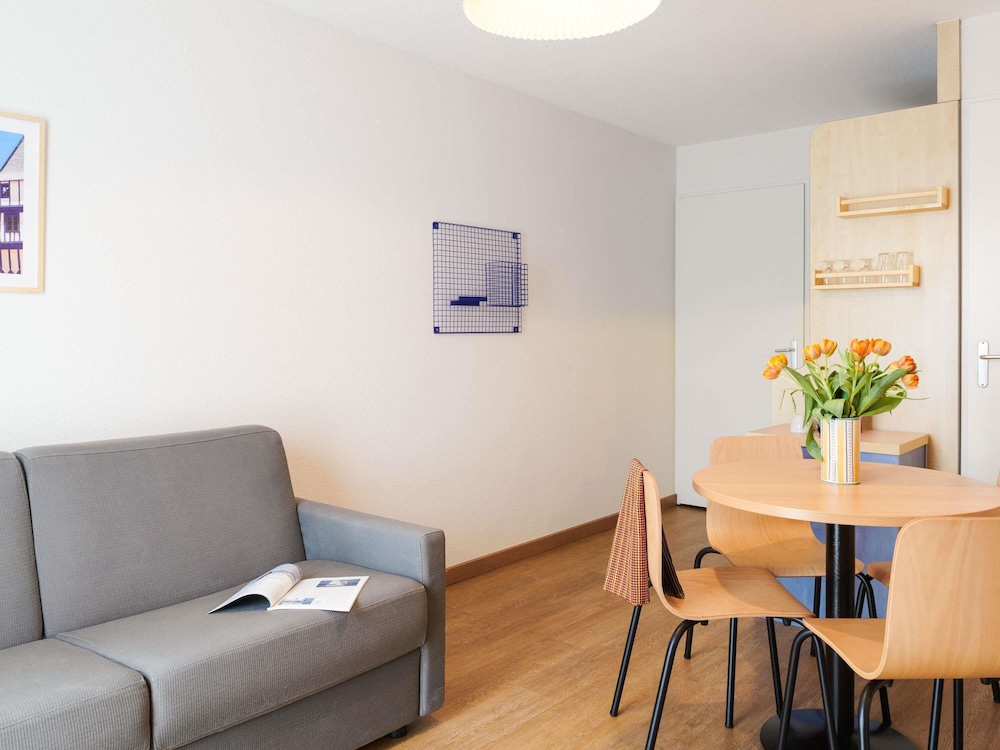 Estudio del hotel Adagio Access Rennes Centre. Foto 6