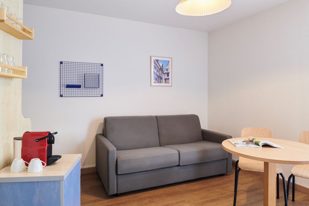 Estudio del hotel Adagio Access Rennes Centre. Foto 17
