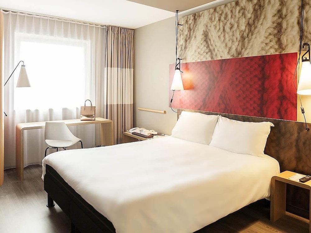 Habitación Standard con 1 cama doble o 2 camas individuales del hotel Ibis De Haan. Foto 7