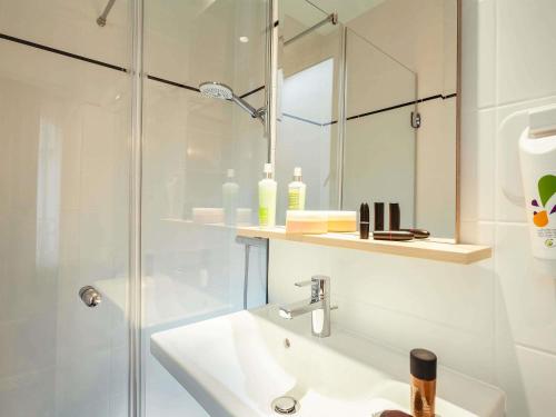 Habitación Doble Estándar del hotel Ibis Styles Paris Nation Porte De Montreuil. Foto 5