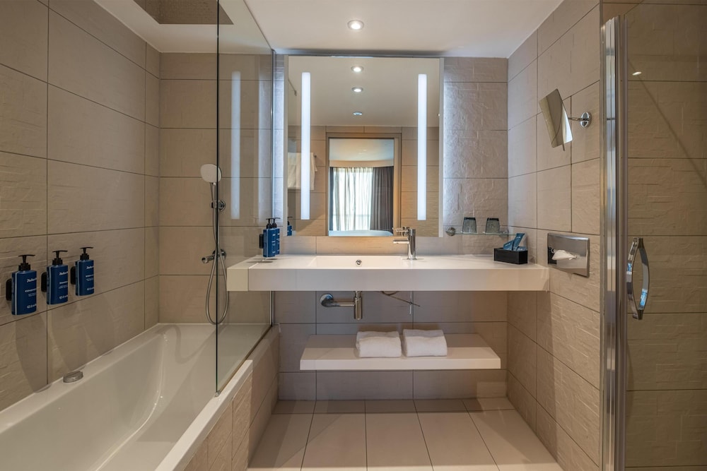 Suite del hotel Radisson Blu CDG Airport Terminal. Foto 6
