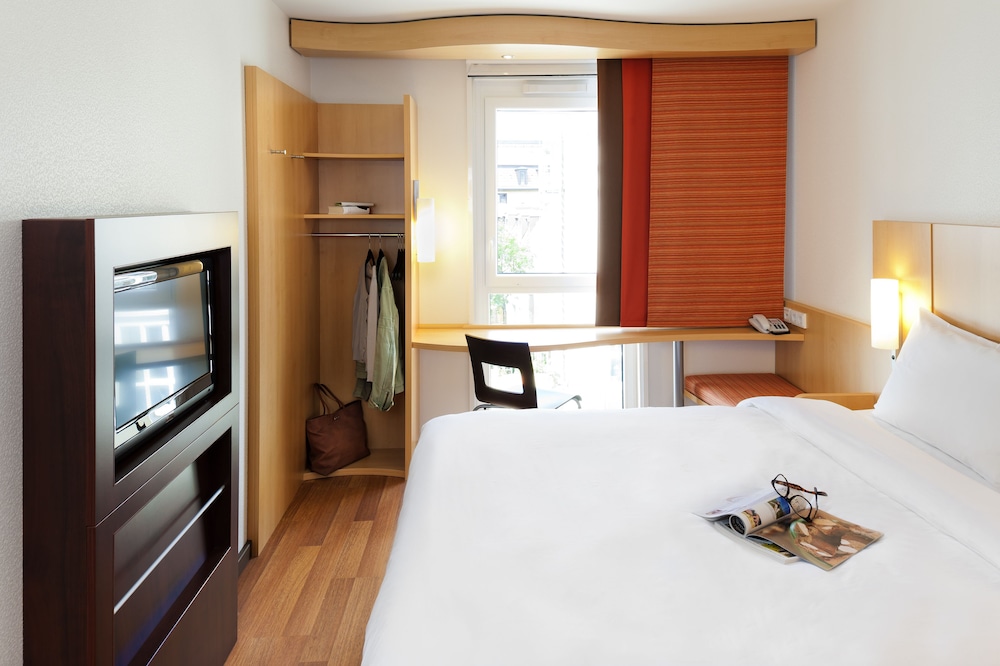 Habitación Doble del hotel Ibis Lyon Est Chaponnay. Foto 1