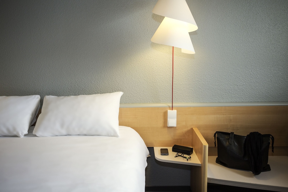Habitación Estándar con 1 cama doble del hotel Ibis Montelimar Nord. Foto 2