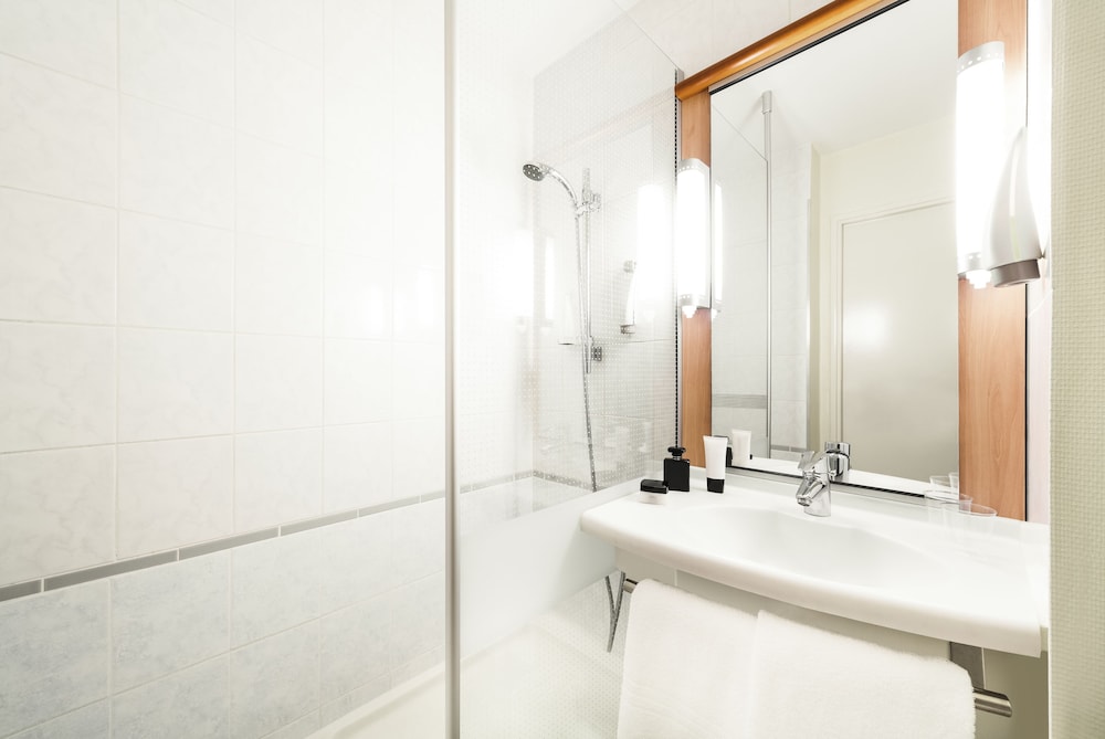Habitación Estándar con 1 cama doble del hotel Ibis Montelimar Nord. Foto 4