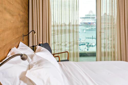 Habitación Doble con vistas al mar del hotel Octant Ponta Delgada. Foto 2