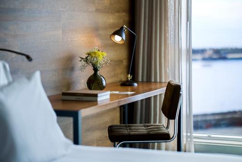 Habitación Doble con vistas al mar del hotel Octant Ponta Delgada. Foto 3