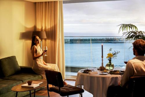 Suite con vistas al mar del hotel Octant Ponta Delgada. Foto 9
