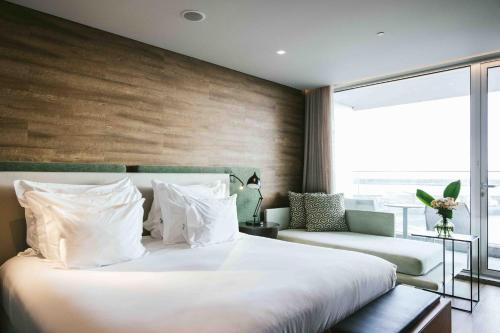 Habitación Doble Deluxe con vistas al mar del hotel Octant Ponta Delgada. Foto 3