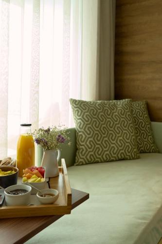 Habitación Doble Deluxe con vistas al mar del hotel Octant Ponta Delgada. Foto 9
